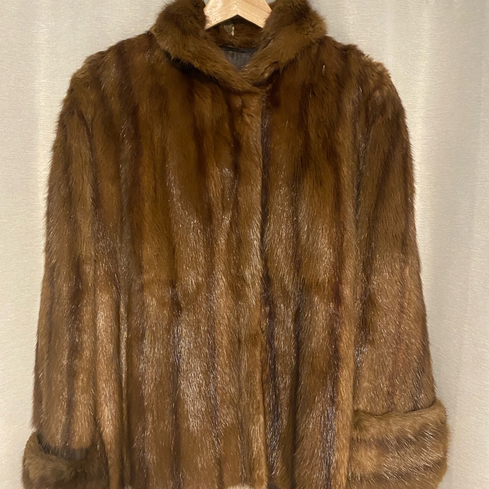 Elegant Brown Mink Fur Coat with Bell Cuffs